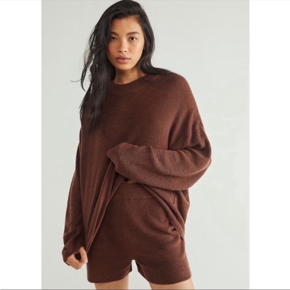 NWOT FREE PEOPLE BEACH MALIBU SURF
KNITTED SHORTS in green XS - Picture 8 of 12